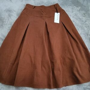 Pleated midi skirt